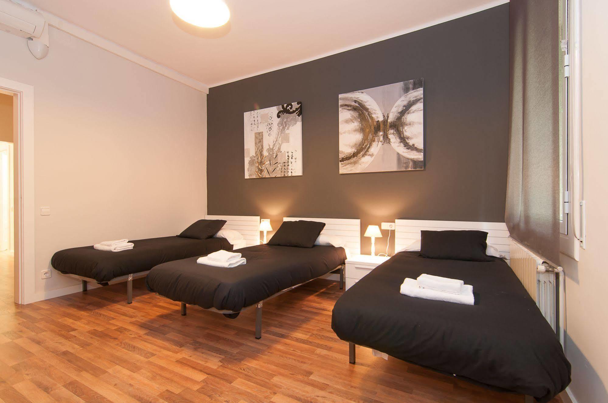Bbarcelona Apartments Gaudi Avenue Flats Extérieur photo